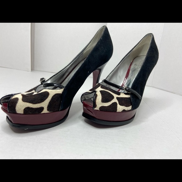 Heels - Picture 2 of 3